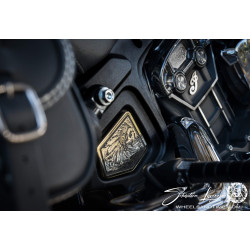 plaque-moto-skull-gravure-detail-indian-scout.jpg
